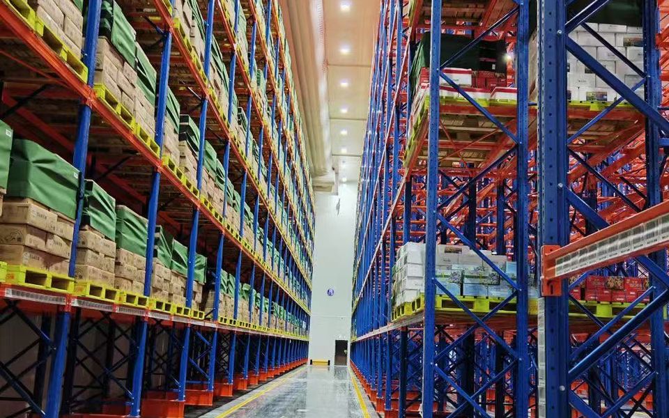 High-bay cold storage